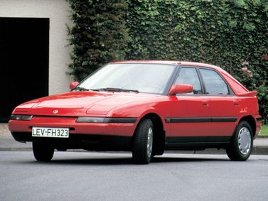Mazda 323 IV (BG)، هاتشباك 5 أبواب — منظر أمامي أيمن