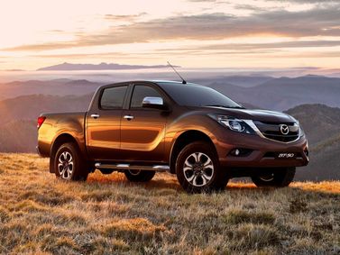 Mazda BT-50 فيس ليفت الثاني، بيك أب بكابينة مزدوجة — منظر أمامي أيمن