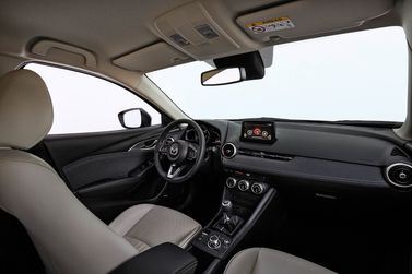 Mazda CX-3 أنا فيس ليفت، دفع رباعي 5 أبواب — منظر عام للمقصورة