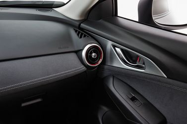 Mazda CX-3 أنا فيس ليفت، دفع رباعي 5 أبواب — تفصيل داخلي