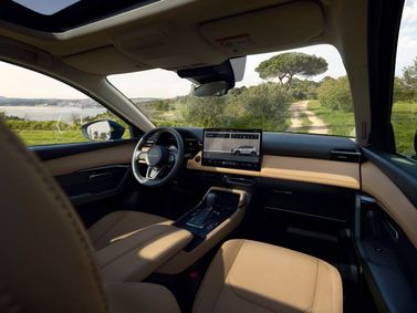 Mazda CX-5 ثالثاً، دفع رباعي 5 أبواب — منطقة السائق