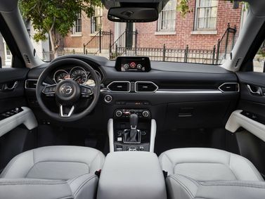 Mazda CX-5 ثانياً، دفع رباعي 5 أبواب — لوحة القيادة