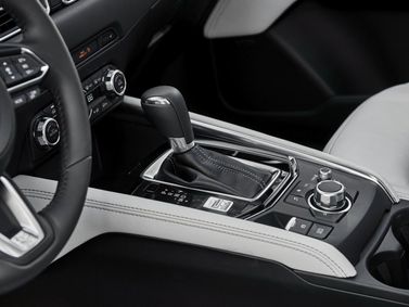 Mazda CX-5 ثانياً، دفع رباعي 5 أبواب — الكونسول الوسطي