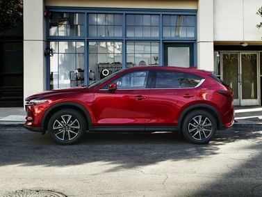 Mazda CX-5 ثانياً، دفع رباعي 5 أبواب — منظر من الجانب الأيسر