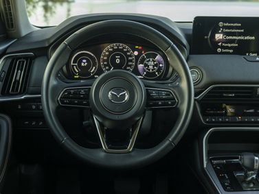Mazda CX-60، دفع رباعي 5 أبواب — عجلة القيادة