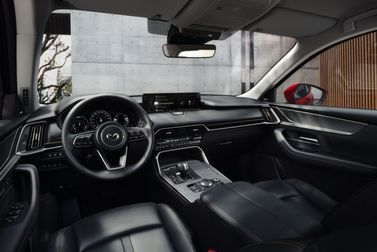 Mazda CX-60، دفع رباعي 5 أبواب — منطقة السائق