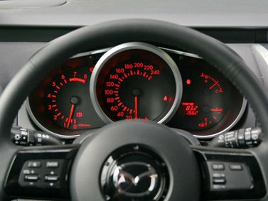 Mazda CX-7 I، دفع رباعي 5 أبواب — لوحة العدادات