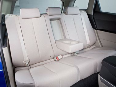 Mazda CX-7 I، دفع رباعي 5 أبواب — المقاعد الخلفية