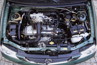 Mazda Demio ط (DW)، هاتشباك 5 أبواب — حجرة المحرك