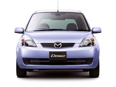 Mazda Demio عملية فيس ليفت II (DY)، هاتشباك 5 أبواب — منظر أمامي