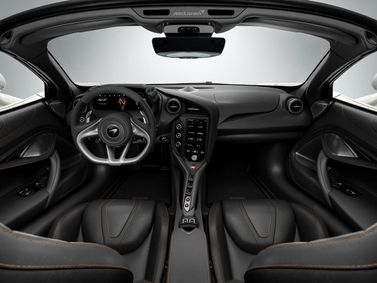 McLaren 750S, Родстер Spider — общий вид салона