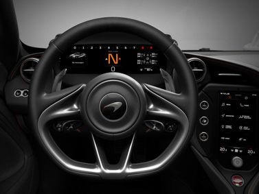McLaren 750S, Родстер Spider — панель приборов