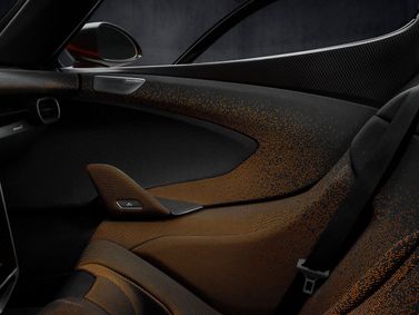 McLaren W1, Купе — передние сиденья