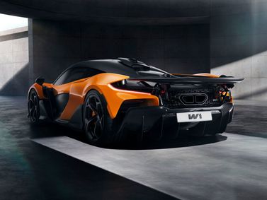 McLaren W1, Купе — вид сзади в три четверти