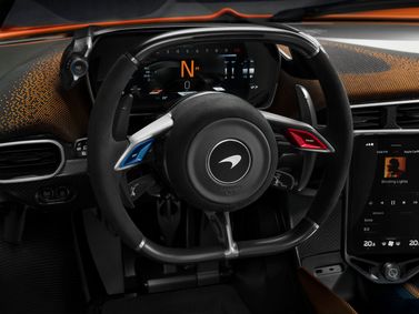 McLaren W1, Купе — рулевое колесо