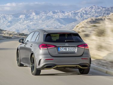 Mercedes-Benz A-Class IV (W177)، هاتشباك 5 أبواب — منظر خلفي أيسر