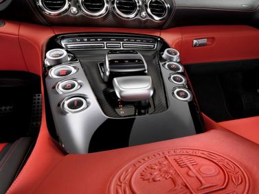 Mercedes-Benz AMG GT I، كوبيه — الكونسول الوسطي