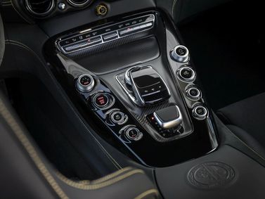 Mercedes-Benz AMG GT أنا فيس ليفت، كوبيه — الكونسول الوسطي