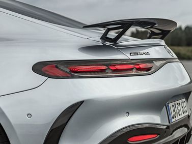 Mercedes-Benz AMG GT ثانياً، كوبيه — المصباح الخلفي