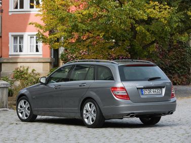 Mercedes-Benz C-Class III (W204)، واجون 5 أبواب — منظر خلفي أيسر