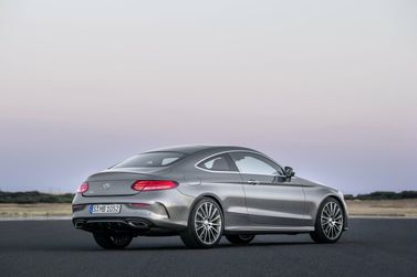 Mercedes-Benz C-Class IV (W205)، كوبيه — منظر خلفي أيمن