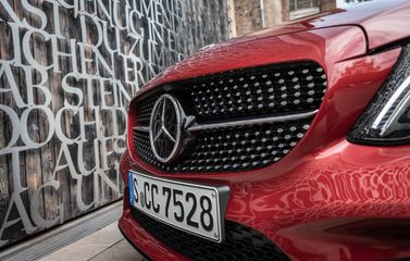 Mercedes-Benz C-Class عملية فيس ليفت IV (W205)، كوبيه — شبكة المبرد