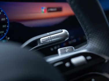 Mercedes-Benz C-Class كهربائي (W520)، سيدان — محدد ناقل الحركة