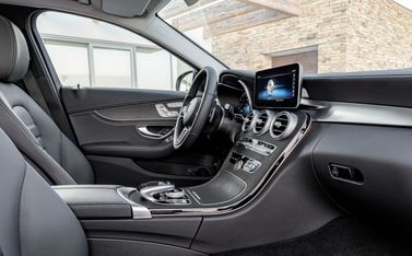 Mercedes-Benz C-Class عملية فيس ليفت IV (W205)، واجون 5 أبواب — منطقة السائق