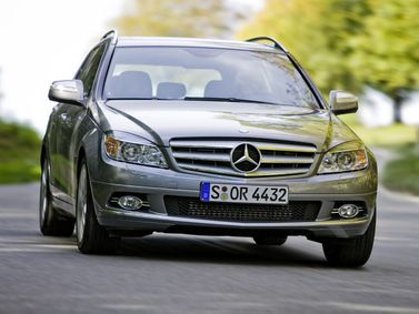 Mercedes-Benz C-Class III (W204)، واجون 5 أبواب — منظر أمامي أيسر