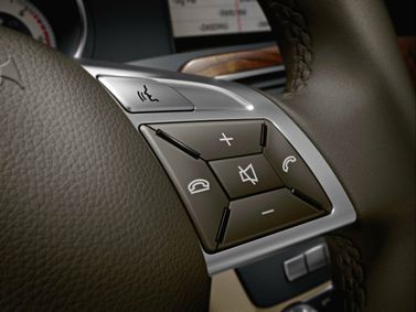 Mercedes-Benz C-Class عملية فيس ليفت III (W204)، سيدان — عجلة القيادة