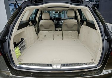 Mercedes-Benz C-Class IV (W205)، واجون 5 أبواب — حجرة الأمتعة