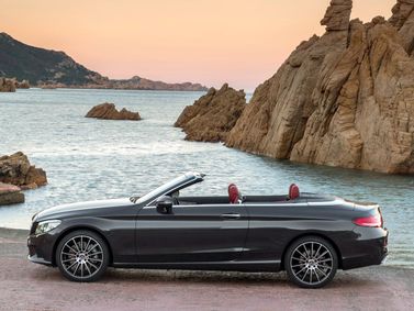 Mercedes-Benz C-Class عملية فيس ليفت IV (W205)، قابلة للتحويل — منظر من الجانب الأيسر