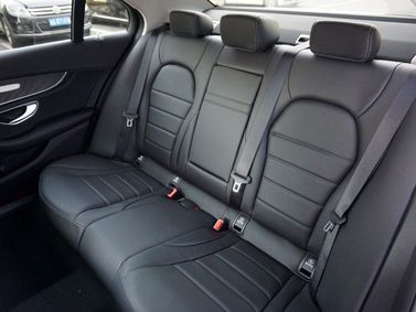 Mercedes-Benz C-Class عملية فيس ليفت IV (W205)، سيدان Long — المقاعد الخلفية