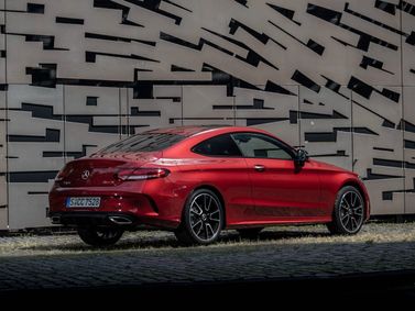 Mercedes-Benz C-Class عملية فيس ليفت IV (W205)، كوبيه — منظر خلفي أيمن