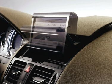 Mercedes-Benz C-Class III (W204)، سيدان — شاشة نظام المعلومات والترفيه