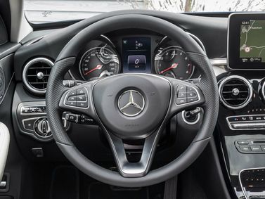 Mercedes-Benz C-Class IV (W205)، واجون 5 أبواب — عجلة القيادة