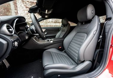 Mercedes-Benz C-Class عملية فيس ليفت IV (W205)، كوبيه — منطقة السائق