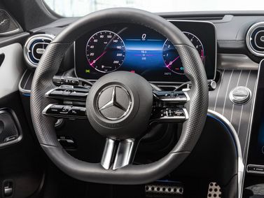Mercedes-Benz C-Class V (W206)، واجون 5 أبواب — عجلة القيادة
