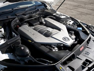 Mercedes-Benz C-Class AMG عملية فيس ليفت III (W204)، سيدان — حجرة المحرك