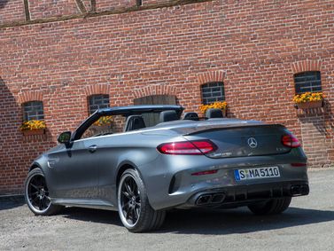 Mercedes-Benz C-Class AMG عملية فيس ليفت IV (W205)، قابلة للتحويل — منظر خلفي أيمن