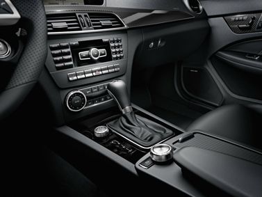 Mercedes-Benz C-Class AMG عملية فيس ليفت III (W204)، واجون 5 أبواب — الكونسول الوسطي