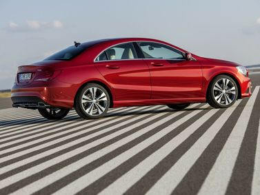 Mercedes-Benz CLA I (C117، X117)، سيدان — منظر خلفي أيمن