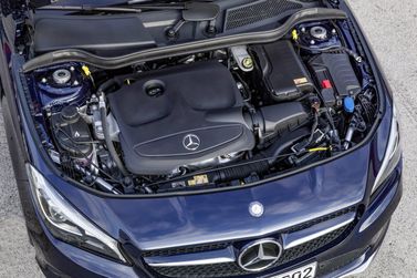 Mercedes-Benz CLA I (C117، X117) عملية فيس ليفت I (C117، X117)، واجون 5 أبواب — حجرة المحرك