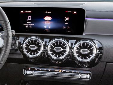 Mercedes-Benz CLA II (ج 118، س 118)، واجون 5 أبواب — شاشة نظام المعلومات والترفيه
