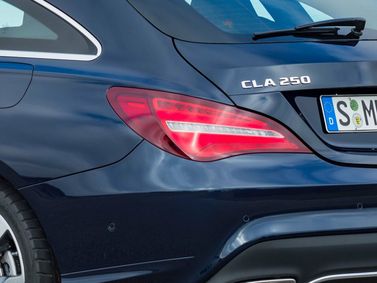 Mercedes-Benz CLA I (C117، X117) عملية فيس ليفت I (C117، X117)، واجون 5 أبواب — الجزء الخلفي من السيارة عن قرب