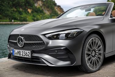 Mercedes-Benz CLE، قابلة للتحويل — منظر أمامي أيسر