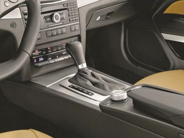Mercedes-Benz E-Class IV (W212، S212، C207)، كوبيه - سقف صلب — الكونسول الوسطي