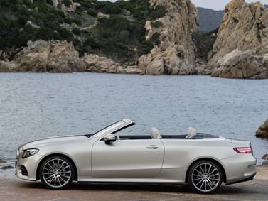 Mercedes-Benz E-Class V (W213، S213، C238)، قابلة للتحويل — منظر من الجانب الأيسر