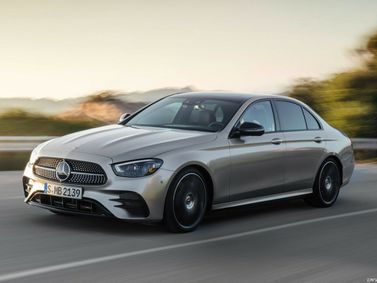 Mercedes-Benz E-Class V (W213, S213, S213, C238) فيس ليفت، سيدان — منظر أمامي أيمن