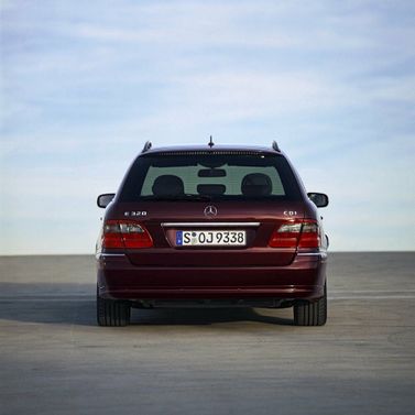 Mercedes-Benz E-Class عملية فيس ليفت III (W211، S211)، واجون 5 أبواب — منظر خلفي